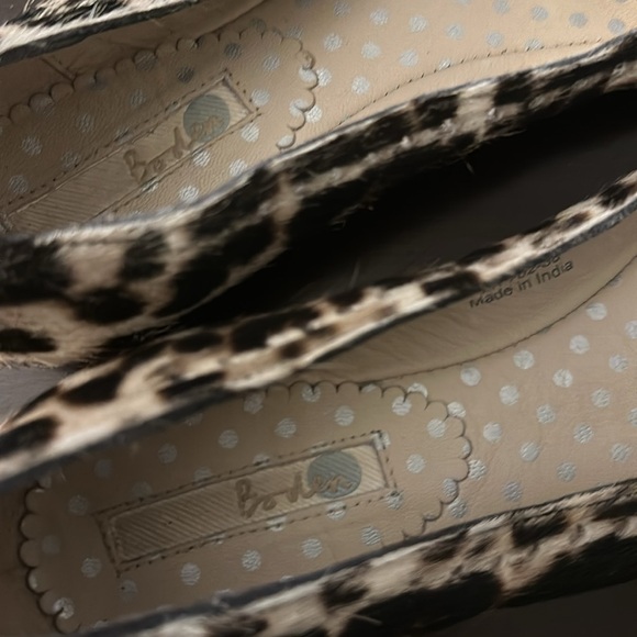 Boden Leopard Calf Hair Leather Ballet Flats
Size 38 / 7.5 Preppy Timeless Chic - Picture 4 of 12